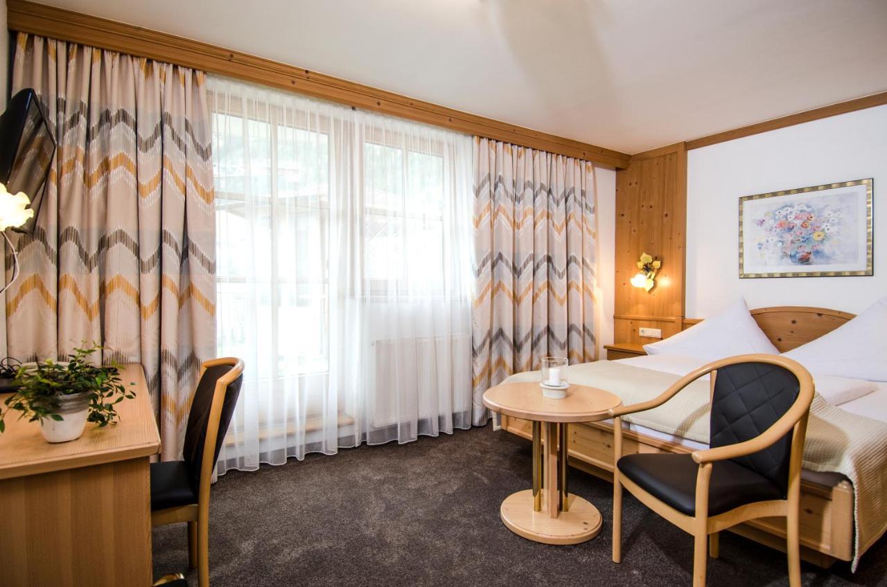 Hotel Garni Subretta イシュグル エクステリア 写真