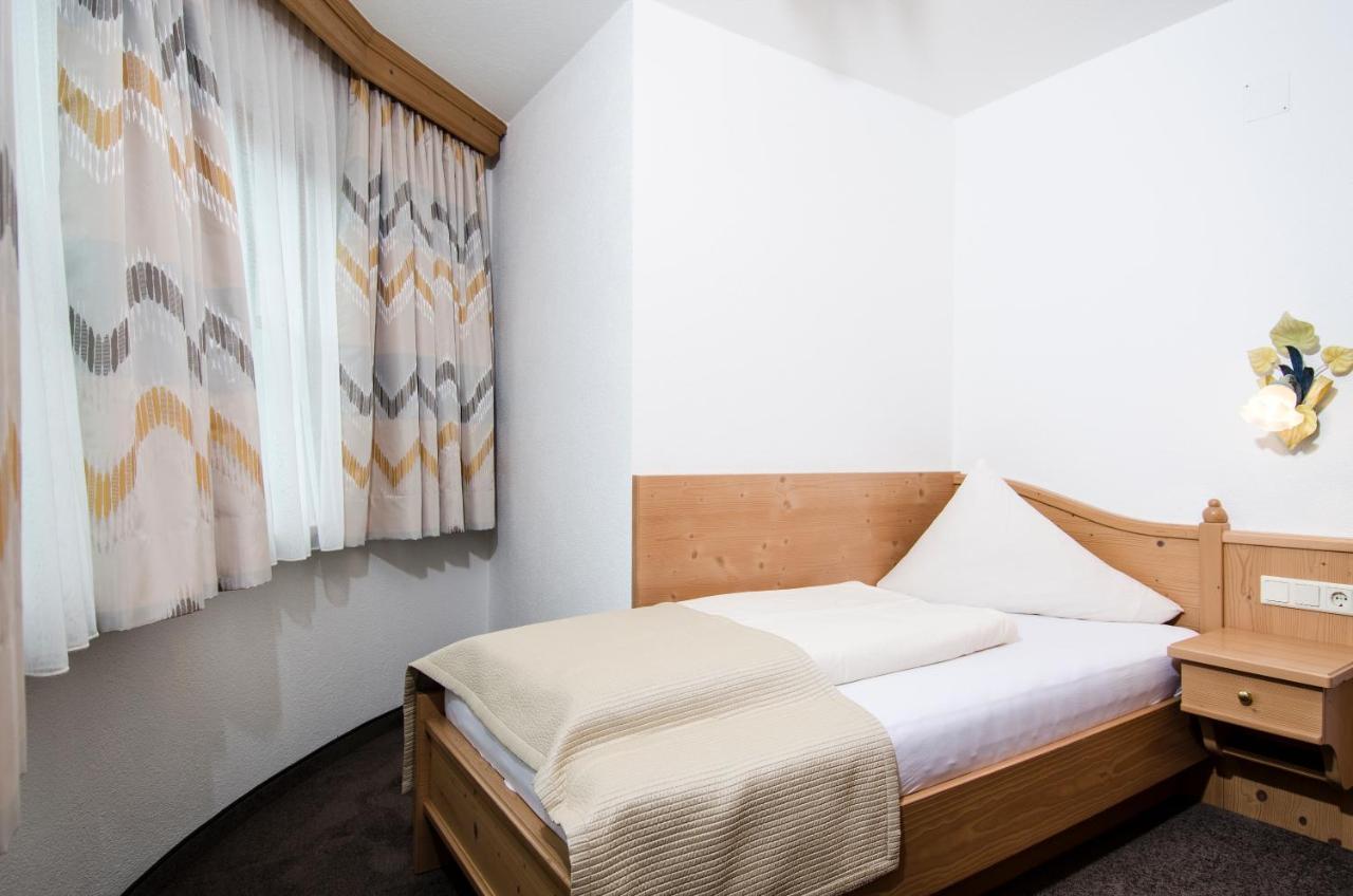 Hotel Garni Subretta イシュグル エクステリア 写真