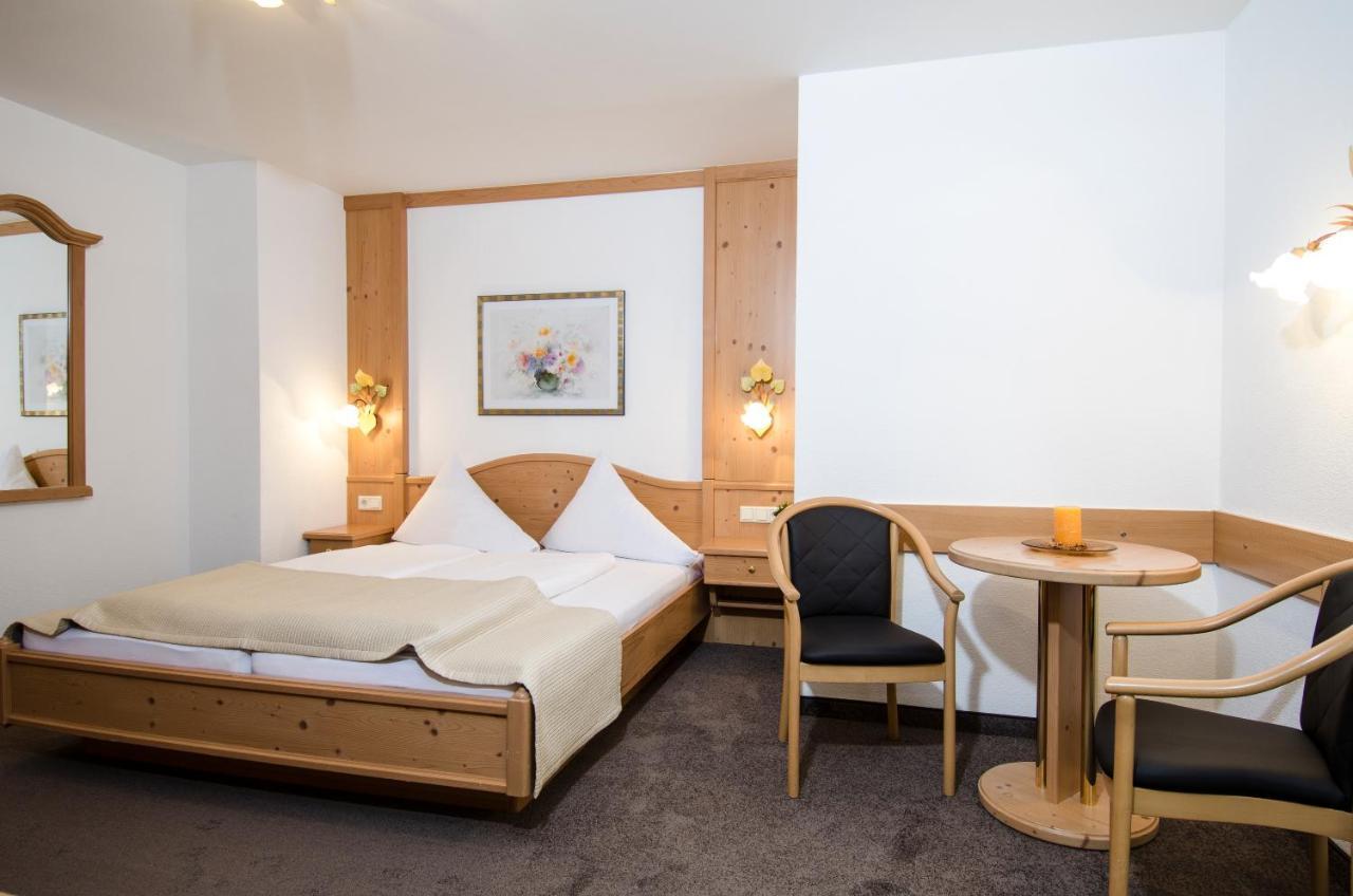 Hotel Garni Subretta イシュグル エクステリア 写真
