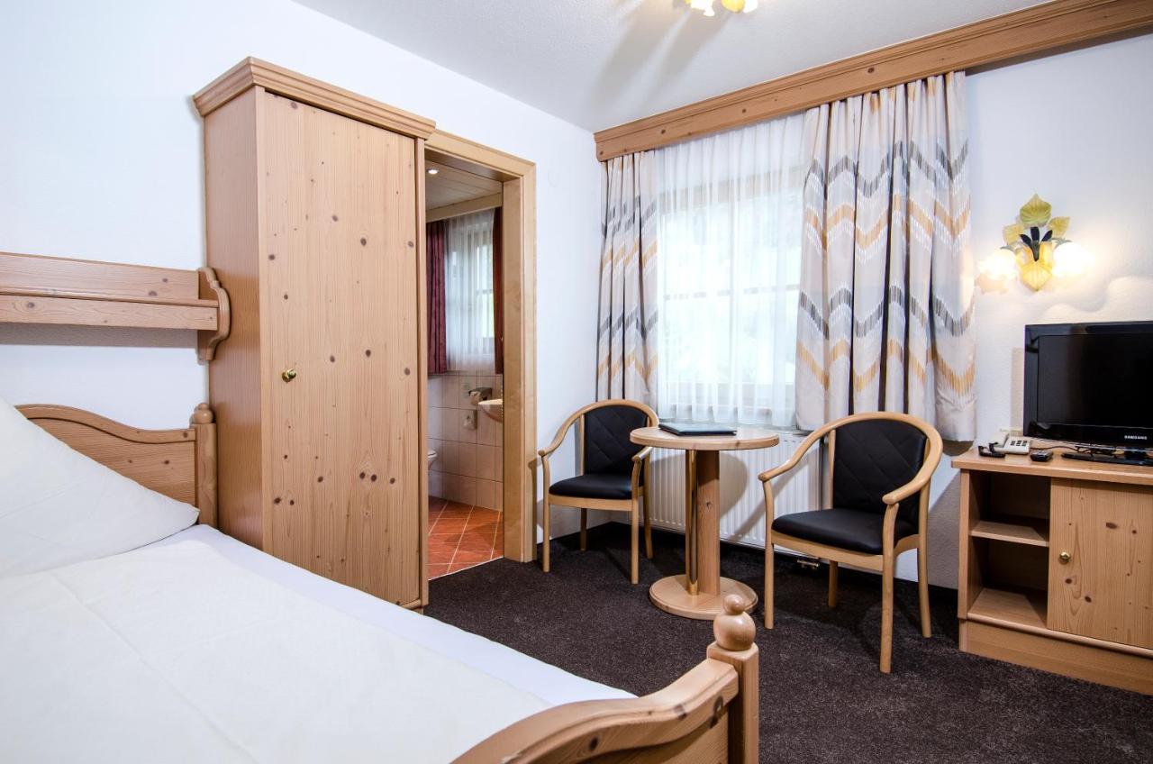 Hotel Garni Subretta イシュグル エクステリア 写真